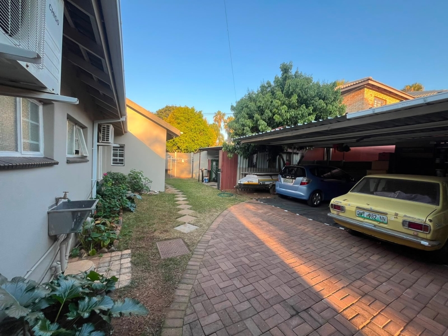 4 Bedroom Property for Sale in Safari Gardens North West